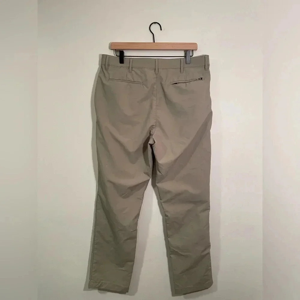 Banana Republic Mens Chino Pants Ivory Straight Leg Zip Fly Size 36x30 Polyester - Picture 4 of 9